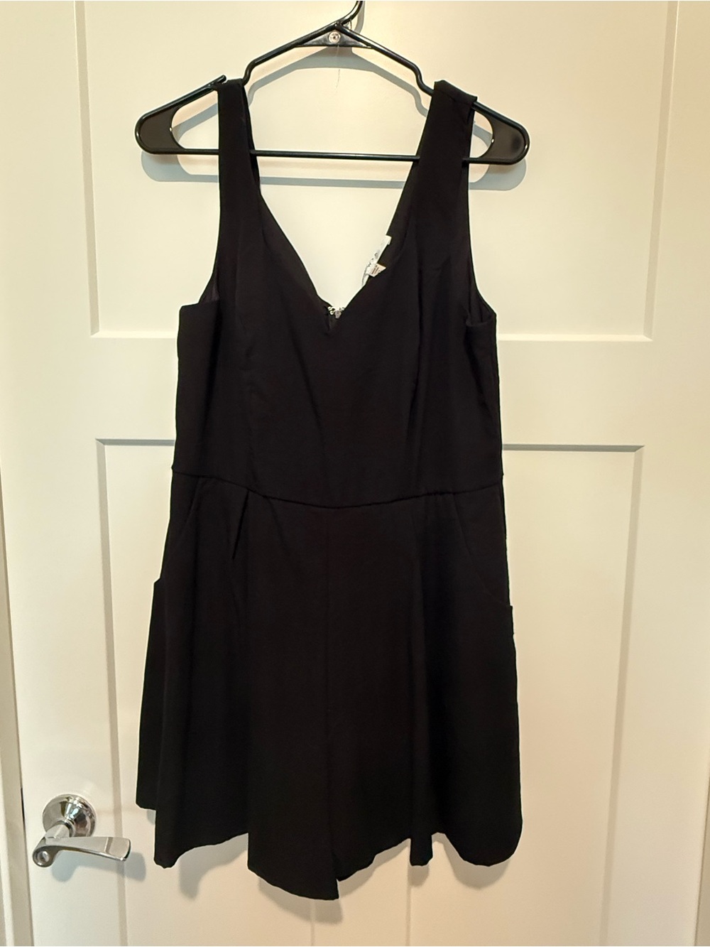 Black V-Neck Sleeveless Jumpsuit Romper